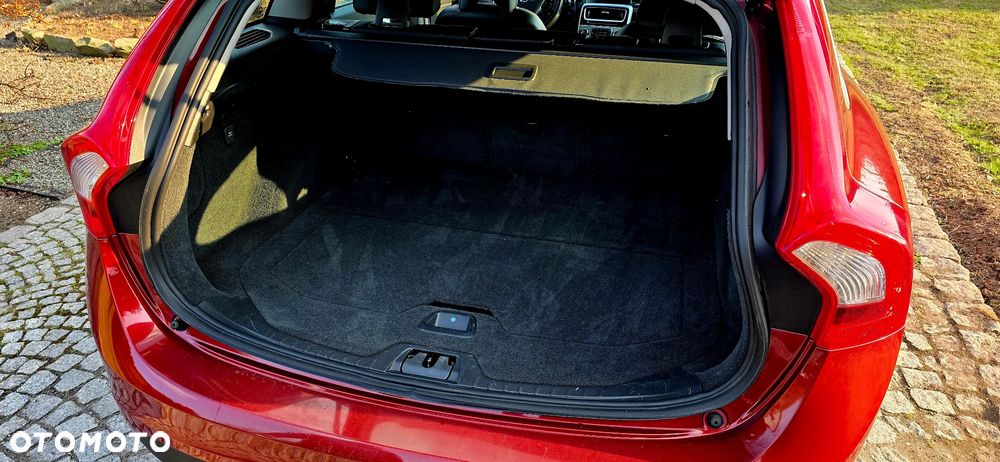 Volvo V60 D4 R-Design Summum - 16