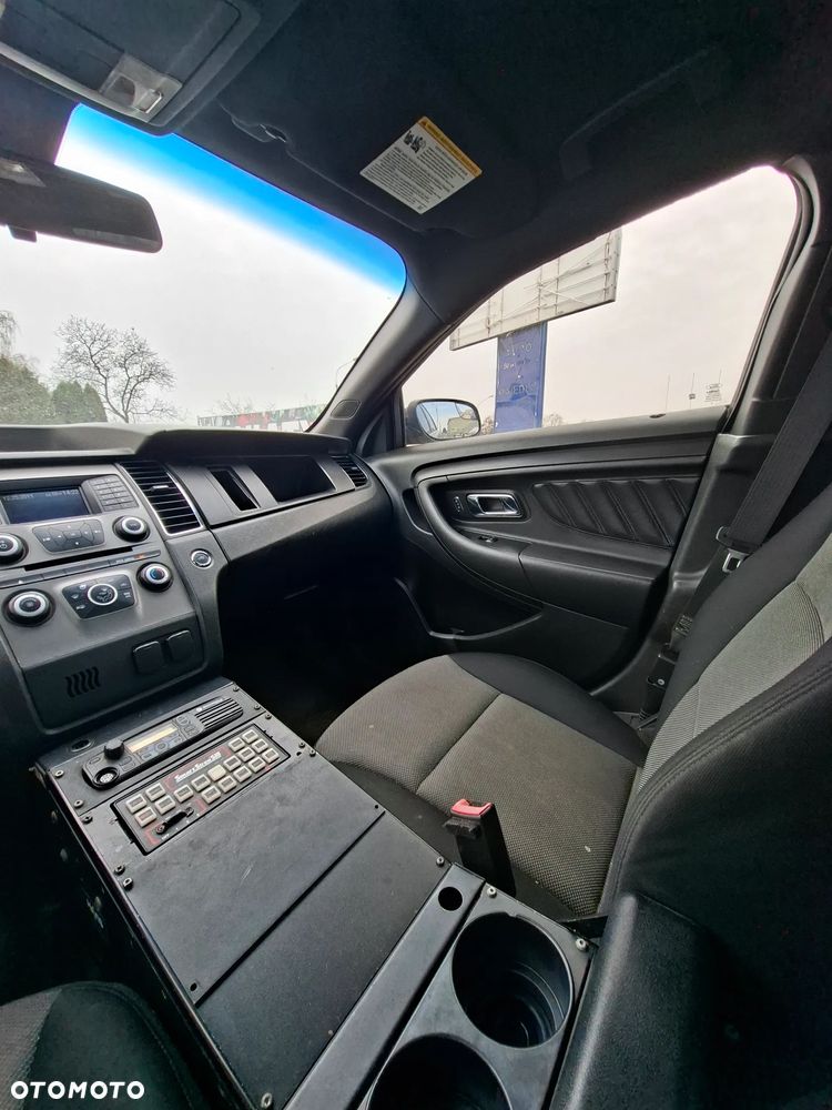 Ford Taurus - 3