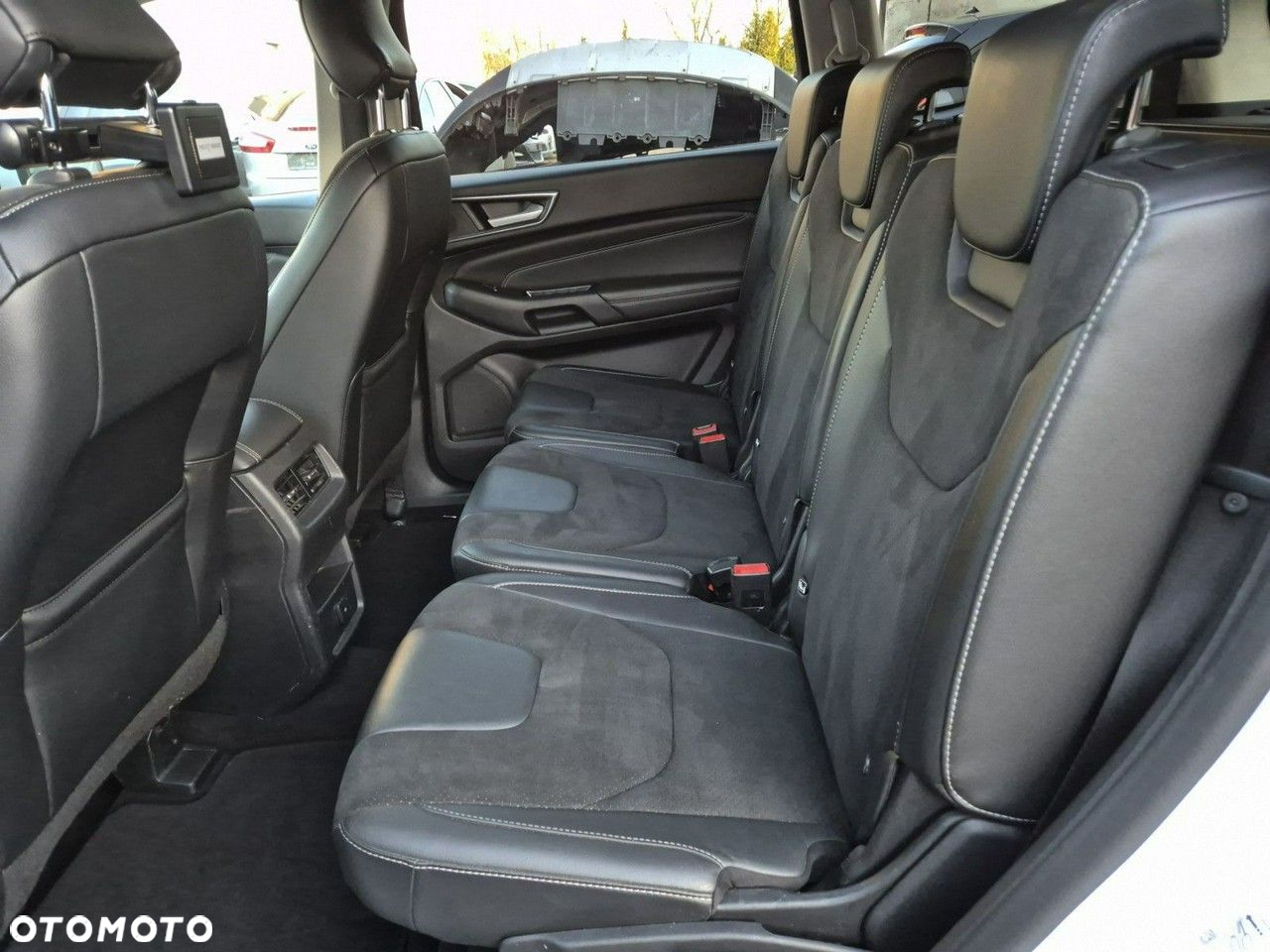 Ford S-Max - 16