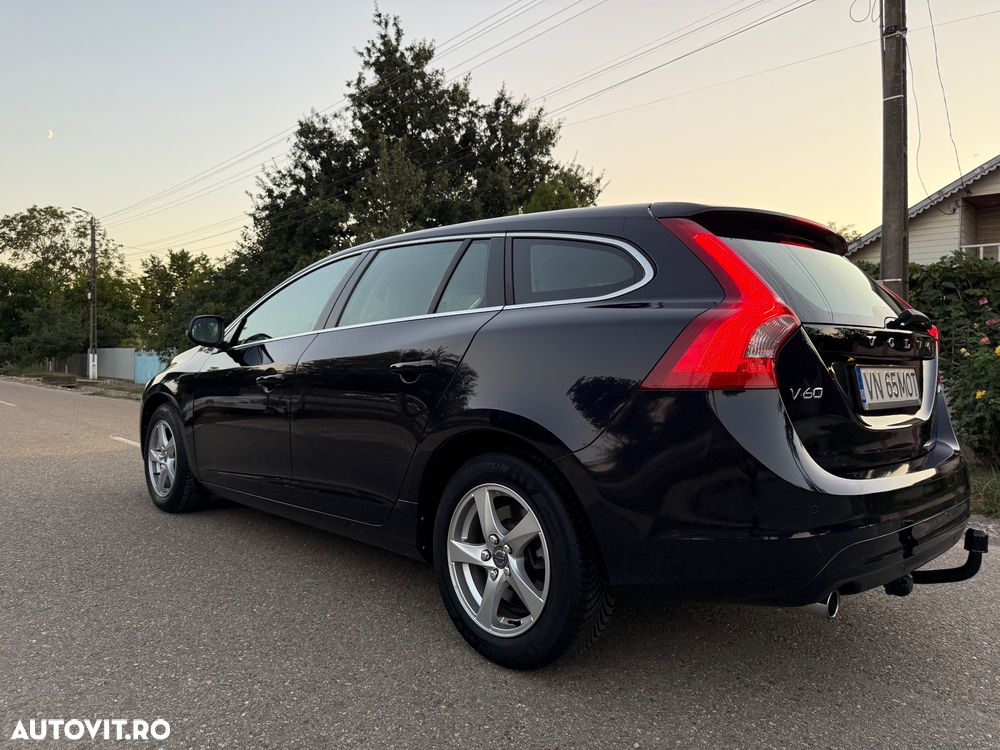 Volvo V60 D3 Momentum Pro - 30