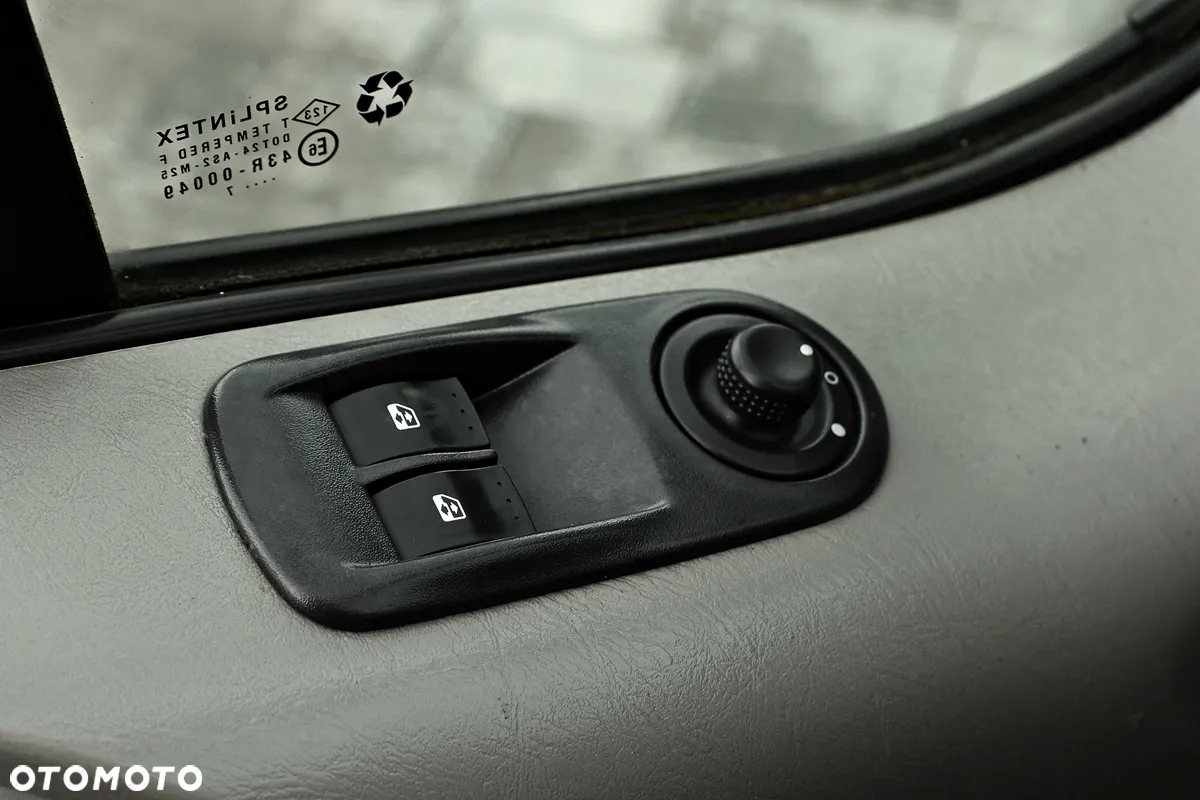 Opel Vivaro - 36