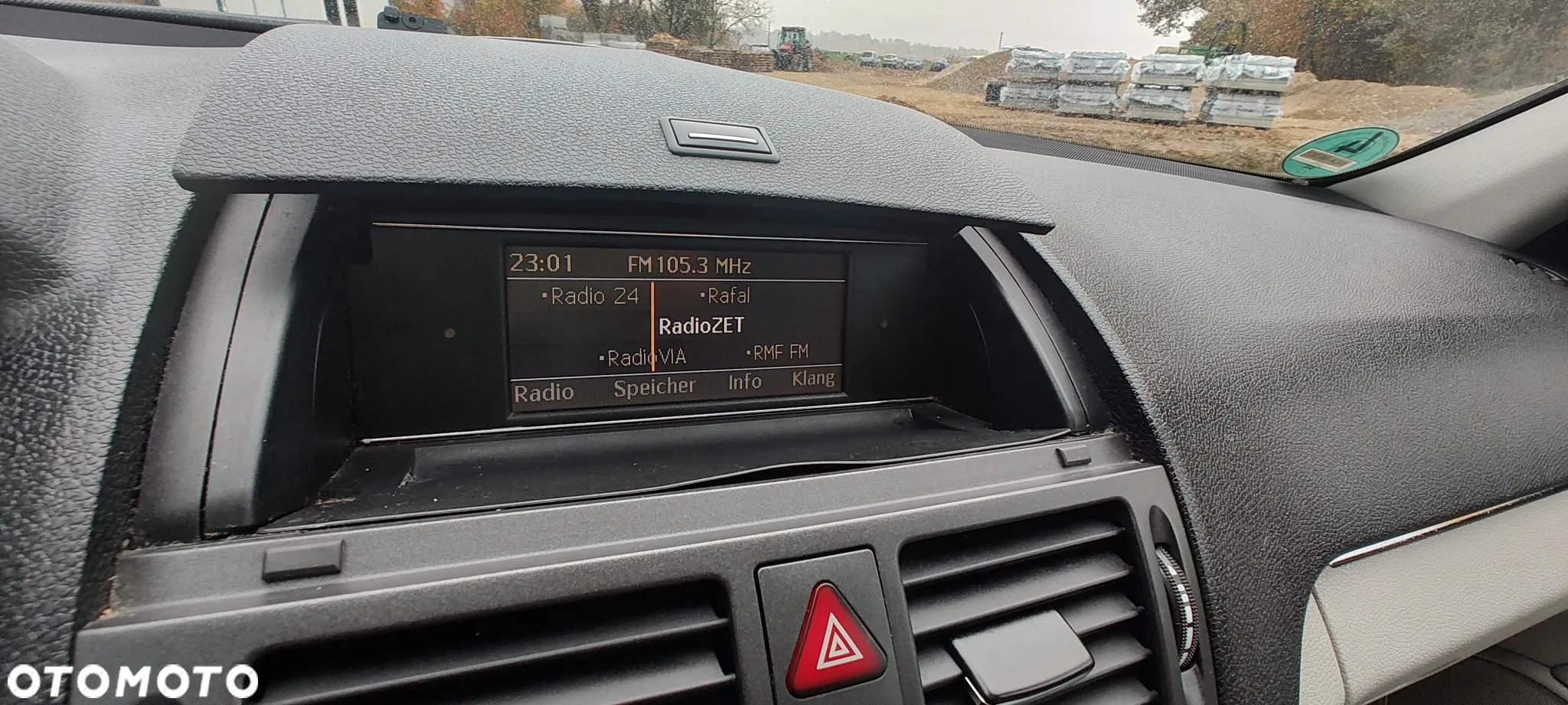Mercedes-Benz Klasa C 180 T Kompressor BlueEFFICIENCY Elegance - 23