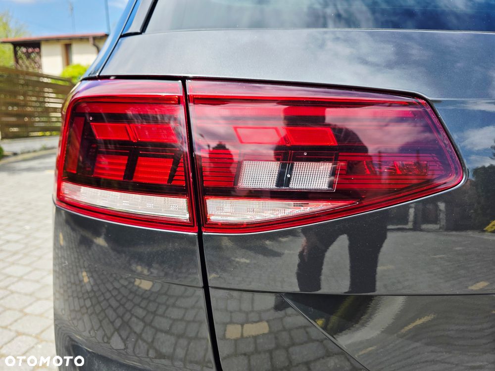 Volkswagen Passat Variant 2.0 TDI EVO Elegance DSG - 38