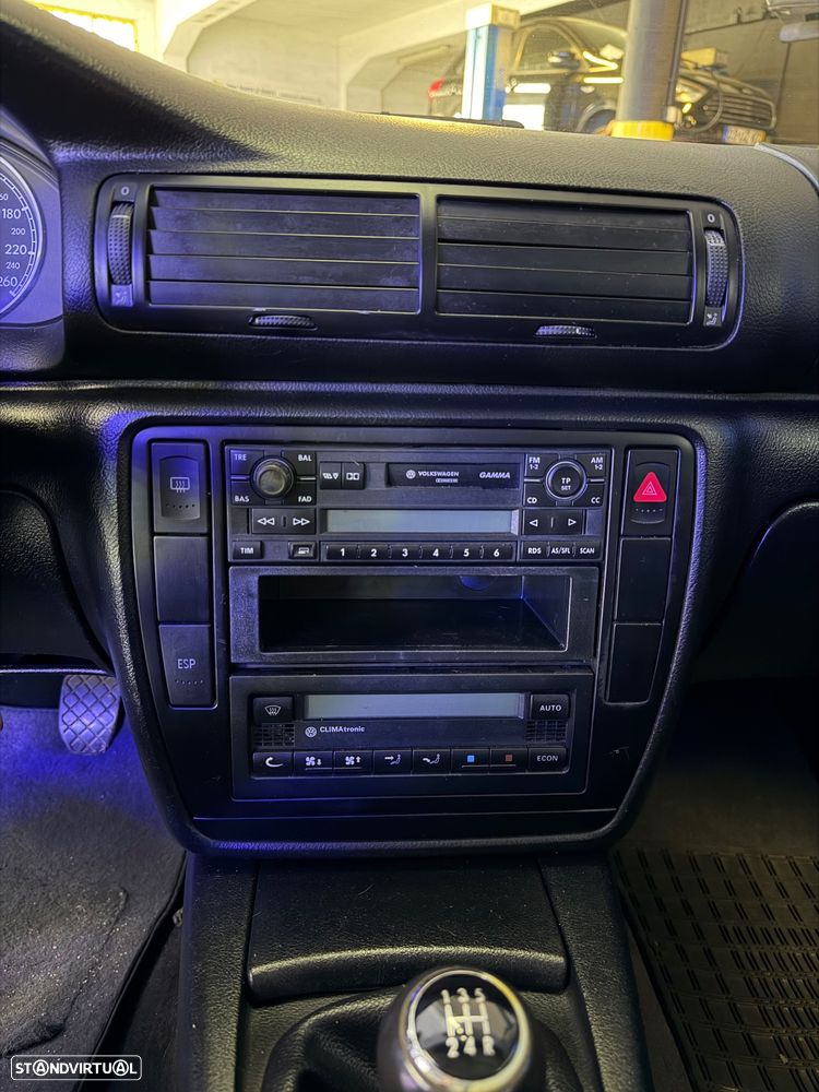 VW Passat Variant 1.6 Confortline - 10