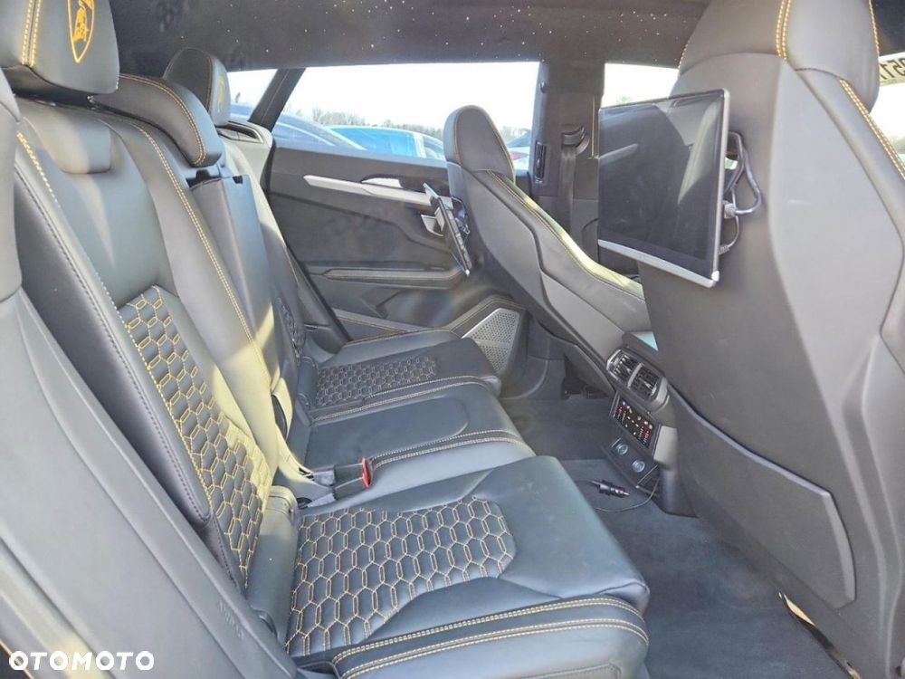 Lamborghini Urus - 10