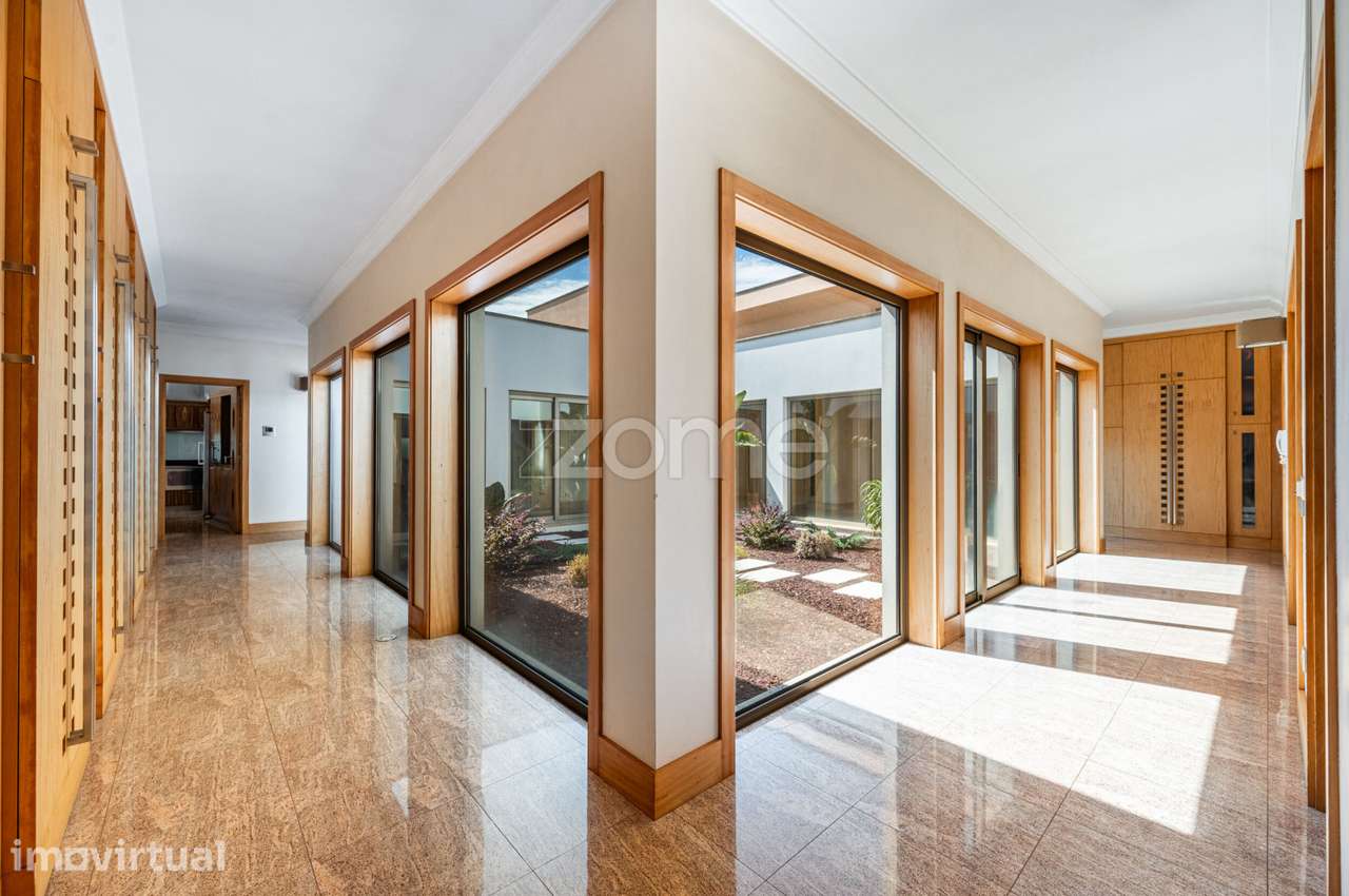 Moradia T4 térrea com jardim interior, a 5min da praia Esmoriz - Grande imagem: 2/28