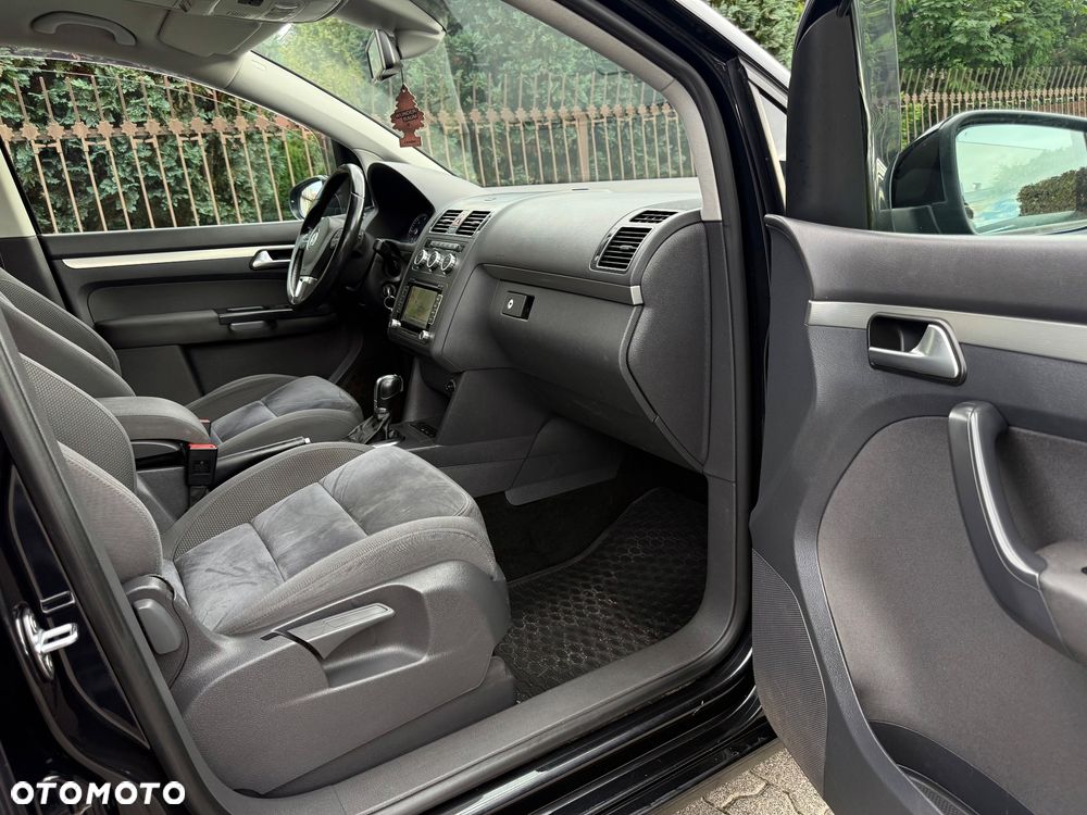Volkswagen Touran 2.0 TDI DPF DSG Highline - 14
