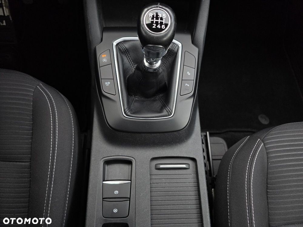 Ford Kuga - 25