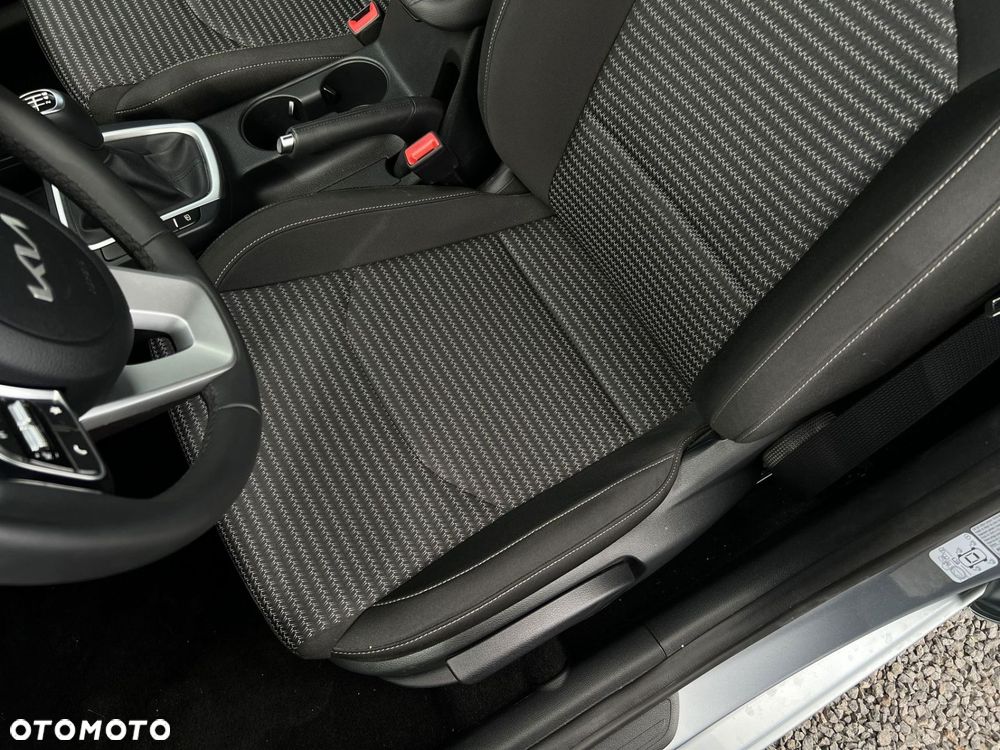 Kia Ceed - 13