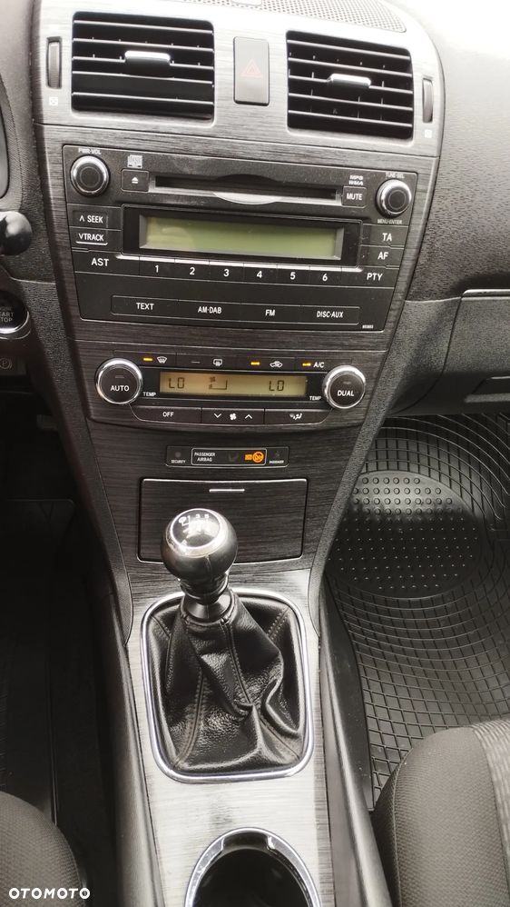 Toyota Avensis 2.0 D-4D Sol - 15