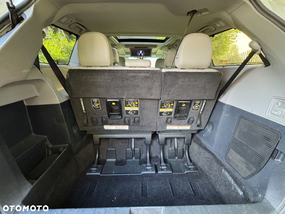 Toyota Sienna - 13