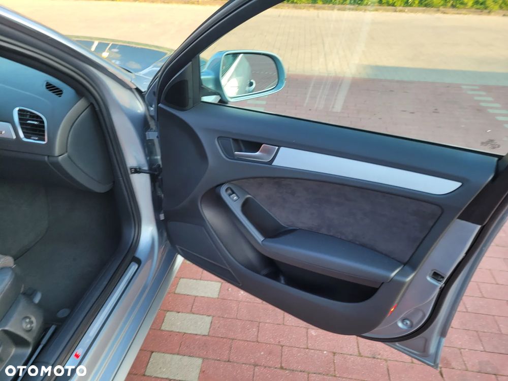 Audi A4 ver-2-0-tfsi-quattro-s-tronic-s-line-sportpaket - 18