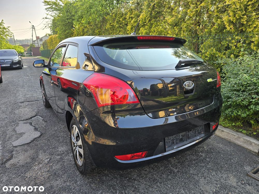 Kia ProCeed - 11