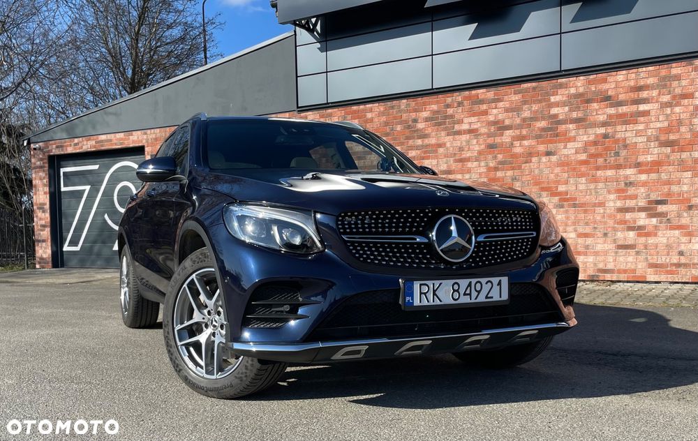 Mercedes-Benz GLC 300 4Matic 9G-TRONIC AMG Line - 3