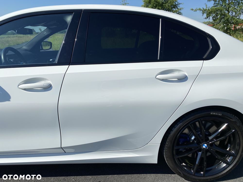 BMW Seria 3 330i M Sport sport - 17