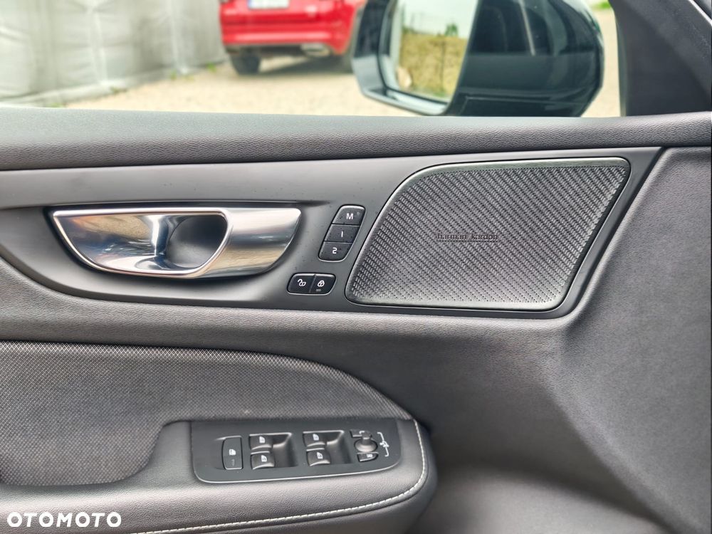 Volvo V60 T6 AWD Recharge Geartronic RDesign - 24