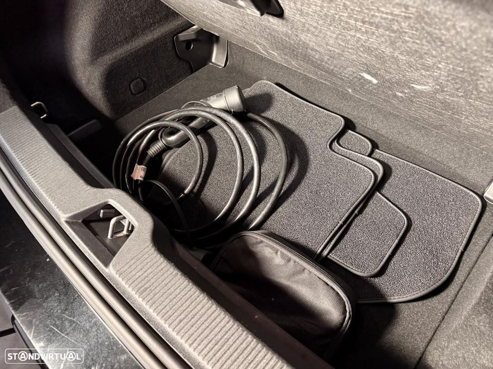 Volvo EX30 Single Motor Extended Range RWD Ultra - 49