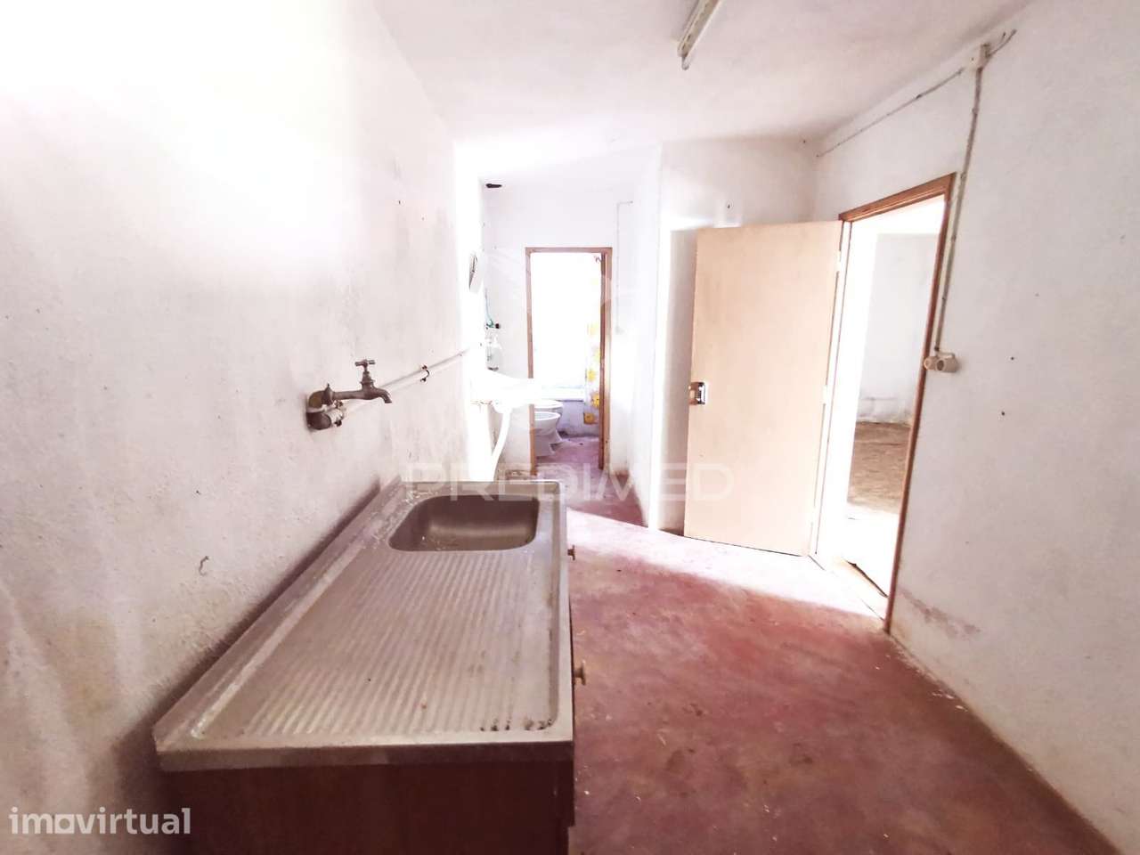 Moradia para renovação - Grande imagem: 3/18