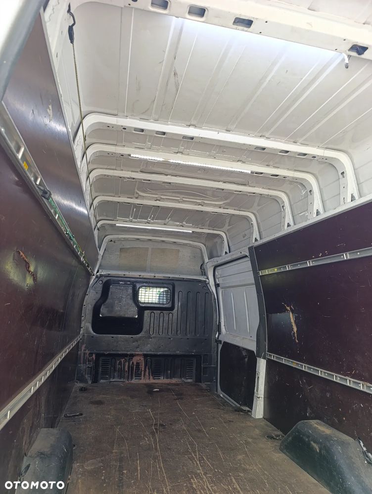 Ford Transit - 13