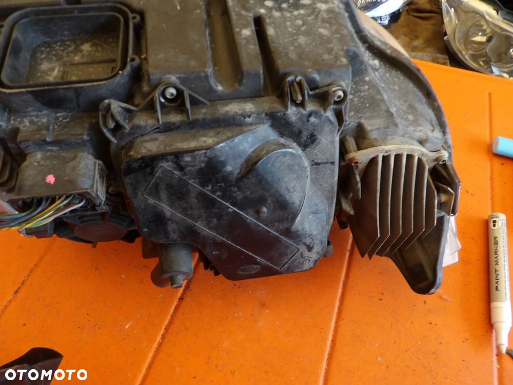 BMW - E90 - LIFT - BIXENON - LEWA LAMPA PRZEDNIA - UK - 7202585 - 7