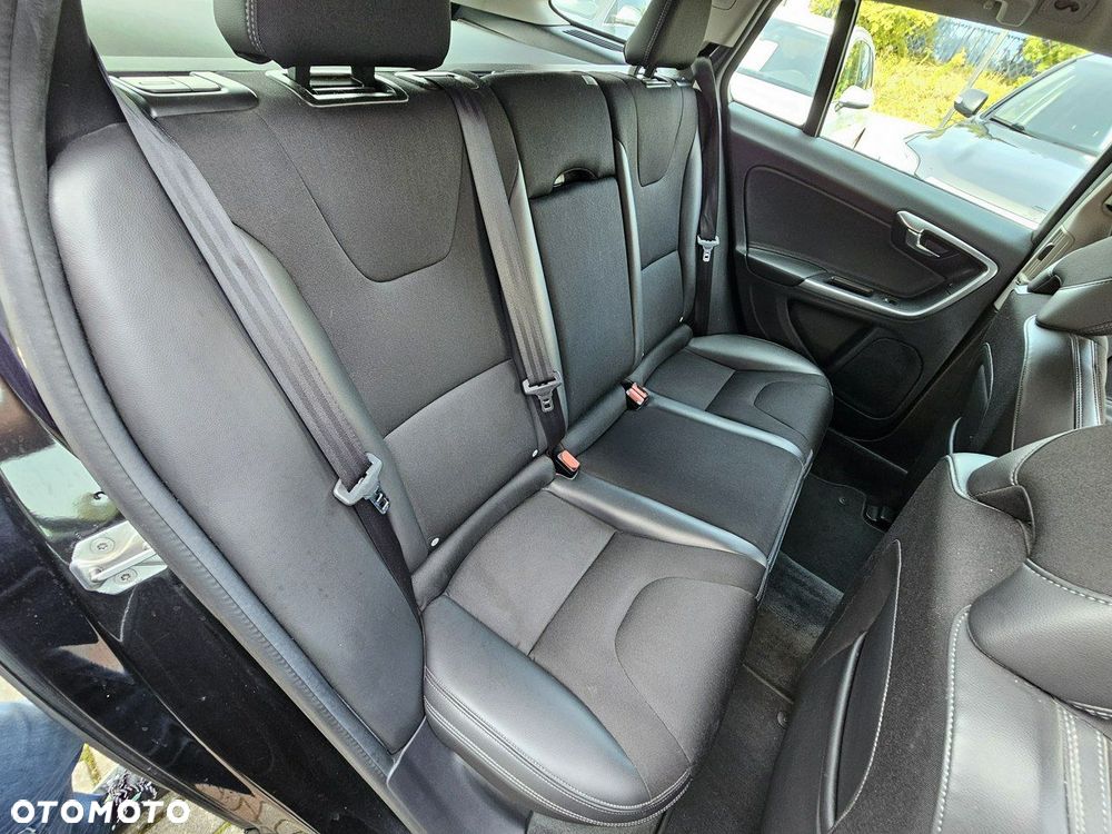 Volvo V60 Cross Country D4 Geartronic Kinetic - 12