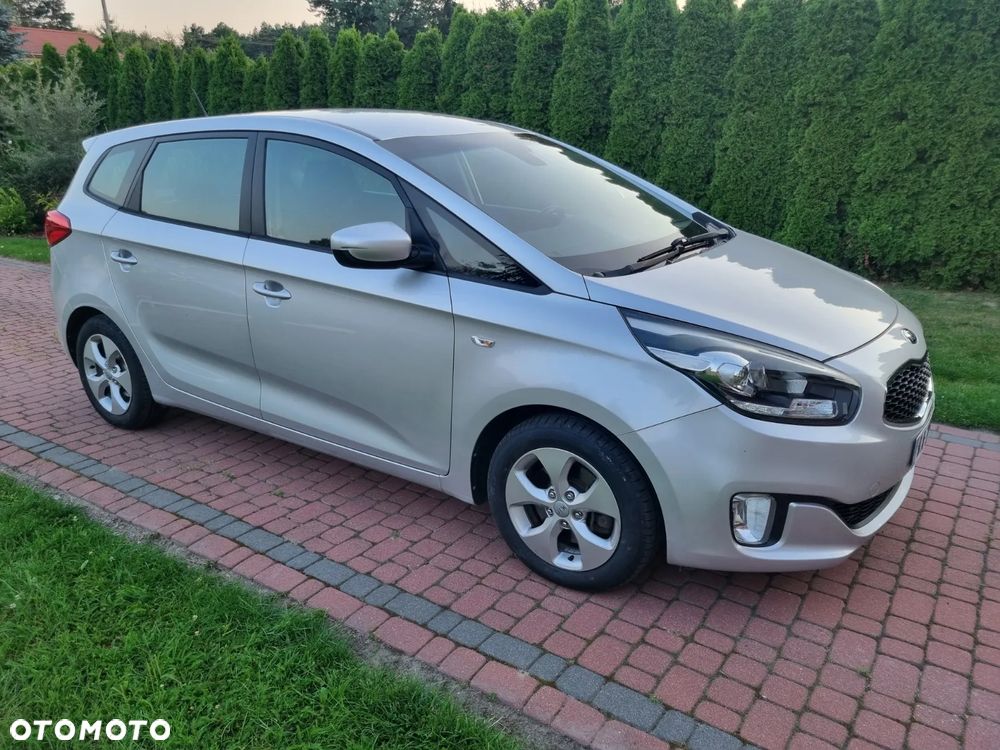 Kia Carens 1.7 CRDi M 7os - 13
