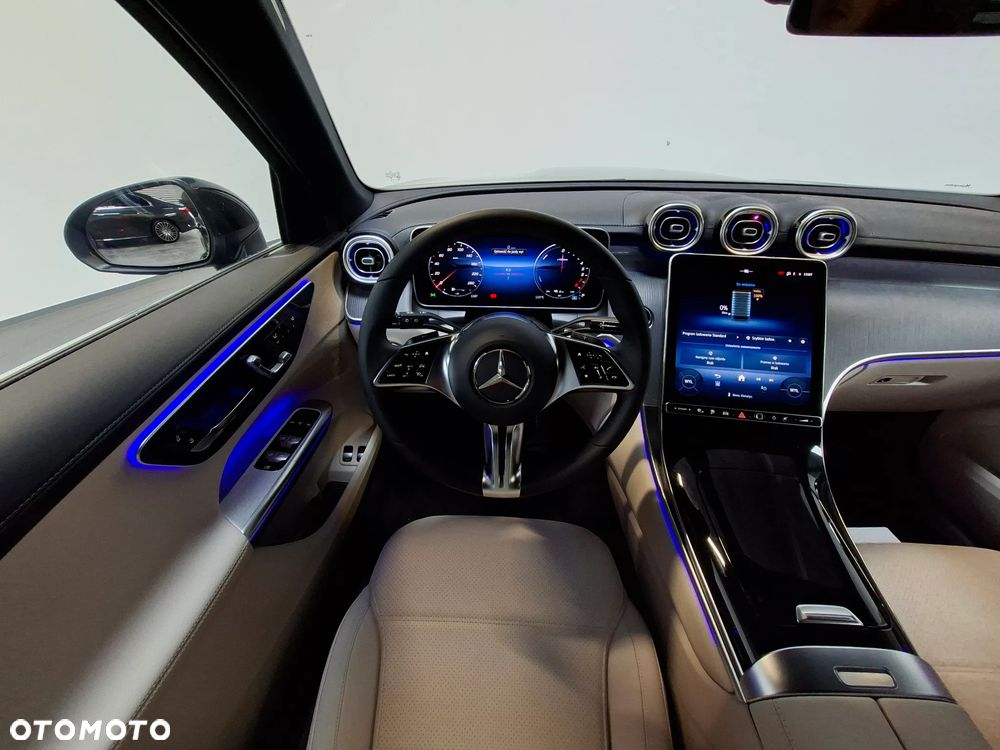 Mercedes-Benz GLC 300 e PHEV 4-Matic Avantgarde - 4