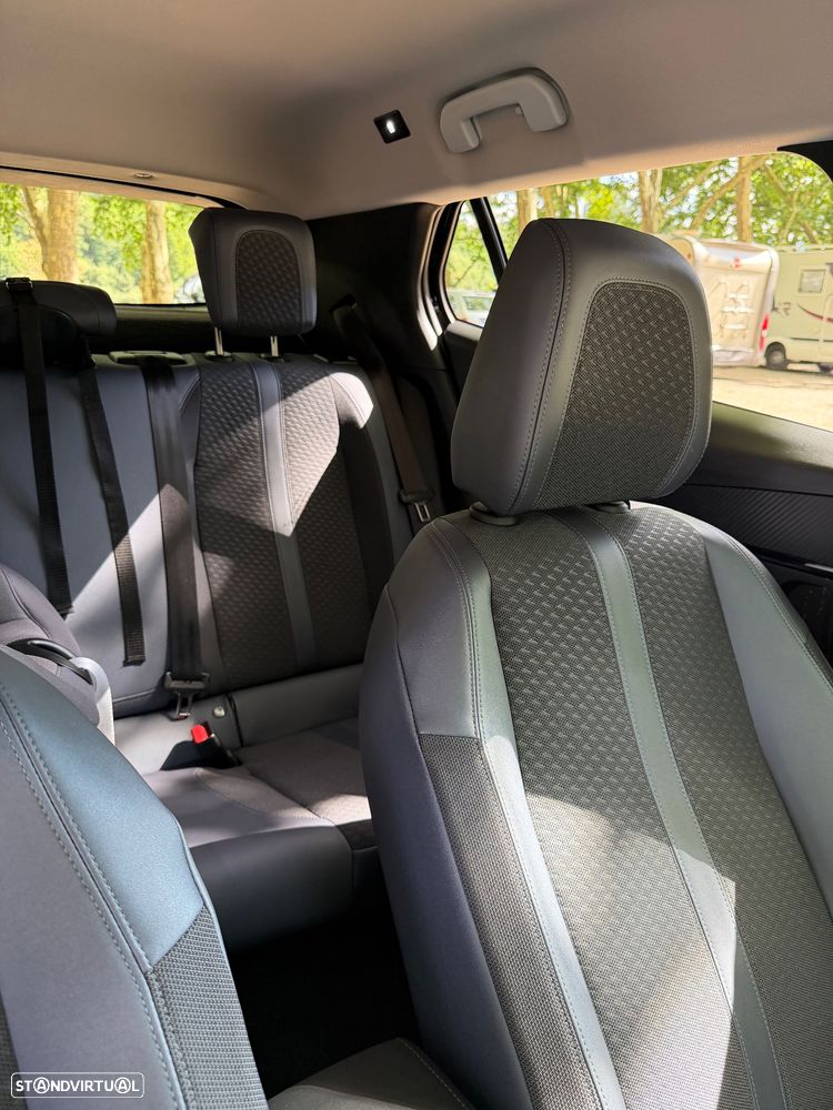 Peugeot 2008 1.5 BlueHDi Allure EAT8 - 4