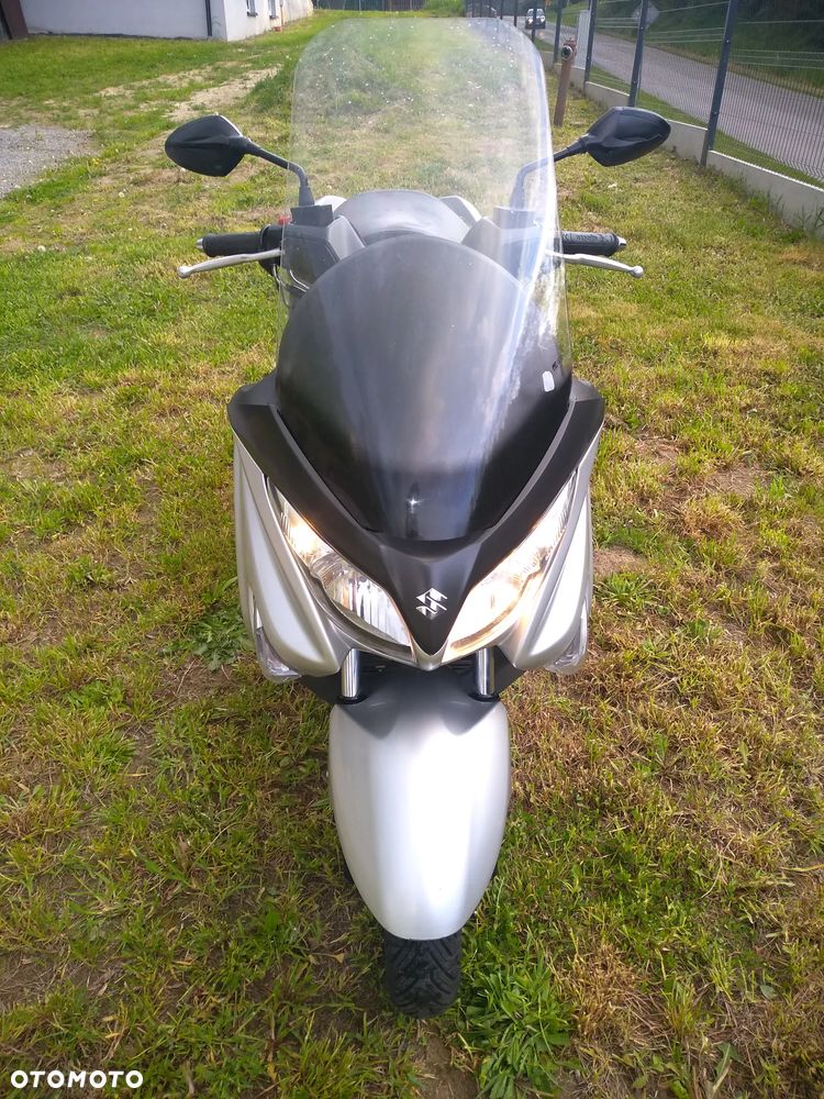 Suzuki Burgman - 12