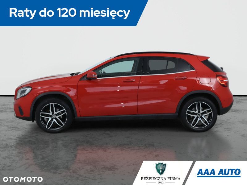 Mercedes-Benz GLA - 4