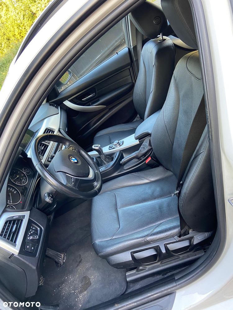 BMW Seria 3 318d Sport Line - 5