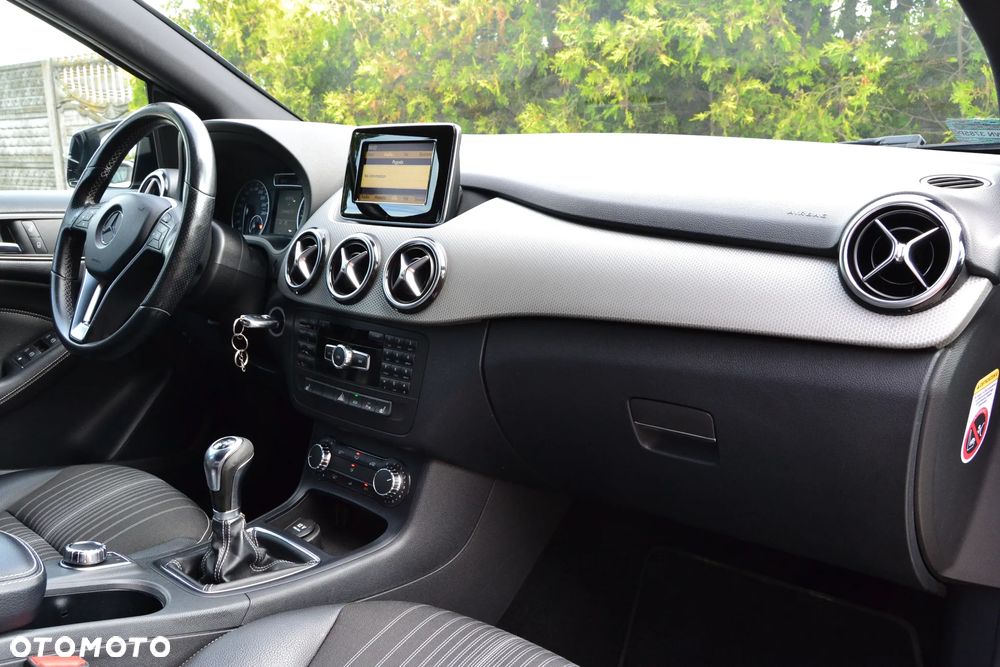 Mercedes-Benz Klasa B 180 CDI (BlueEFFICIENCY) - 9