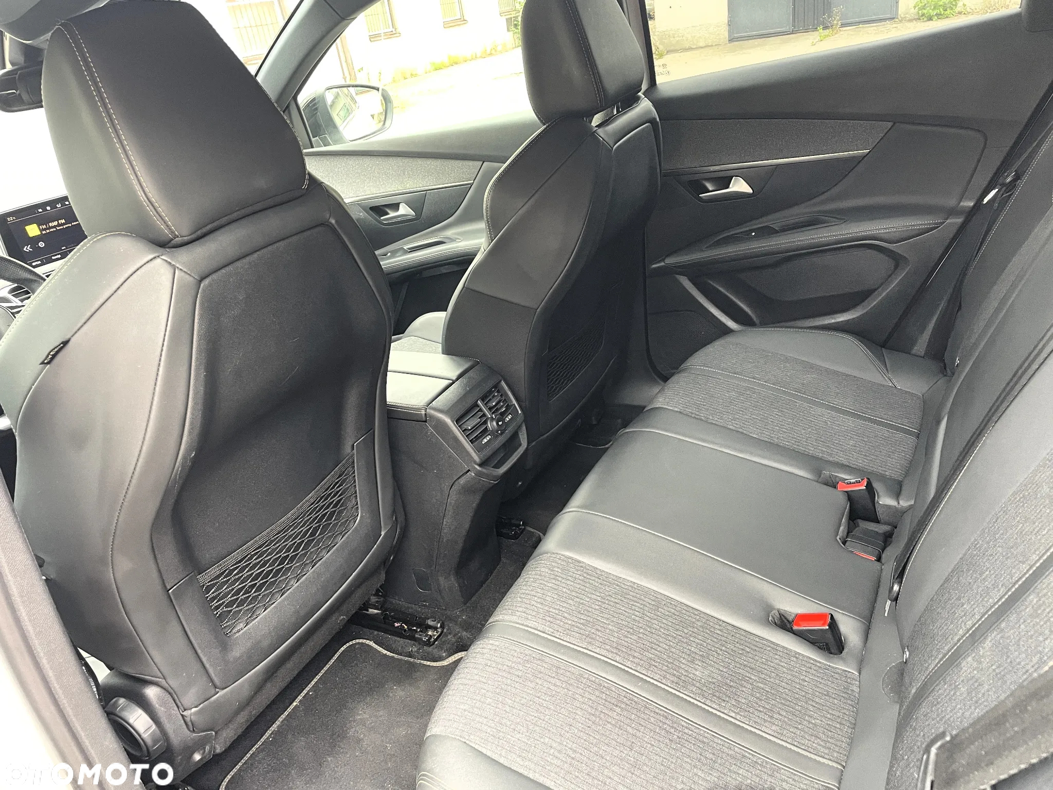 Peugeot 3008 1.6 PureTech GPF GT Line S&S EAT8 - 28