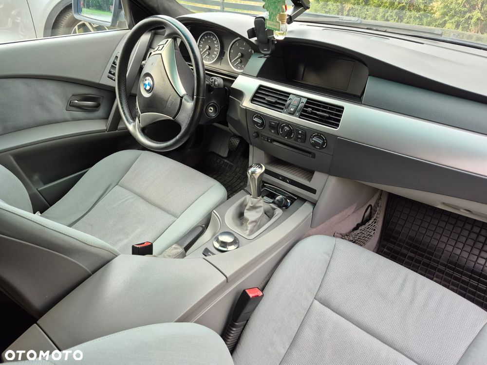 BMW Seria 5 525d - 7