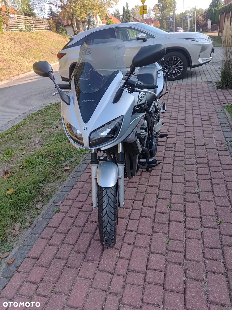 Yamaha FZS - 8