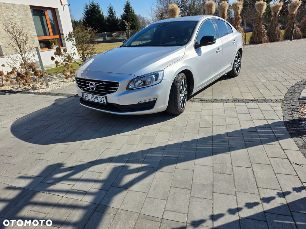 Volvo S60 T3 Geartronic Kinetic - 1