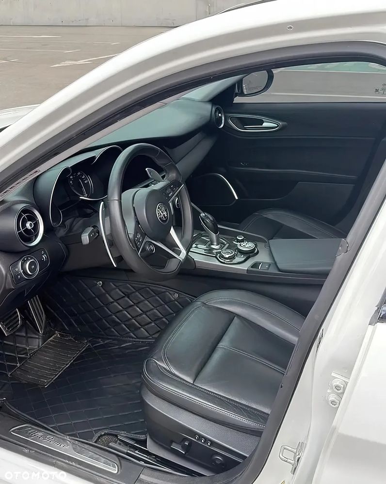 Alfa Romeo Giulia 2.0 Turbo Veloce - 7