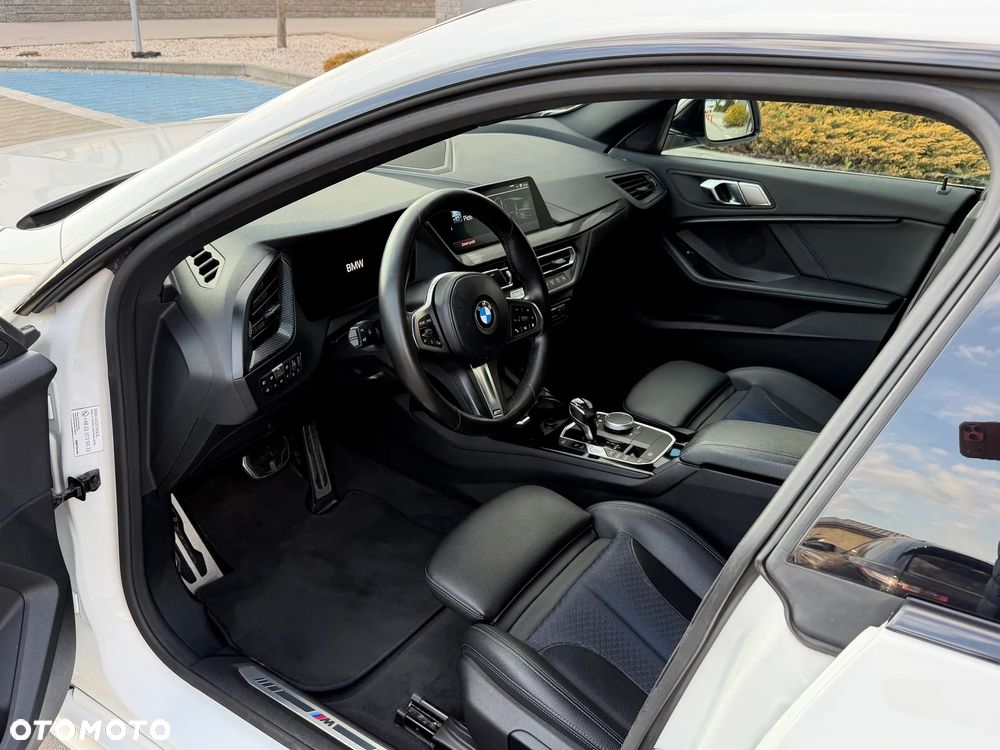 BMW Seria 2 218i M Sport - 6