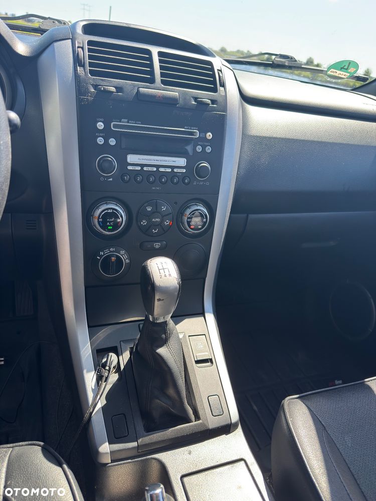 Suzuki Grand Vitara 2.0 Comfort - 17
