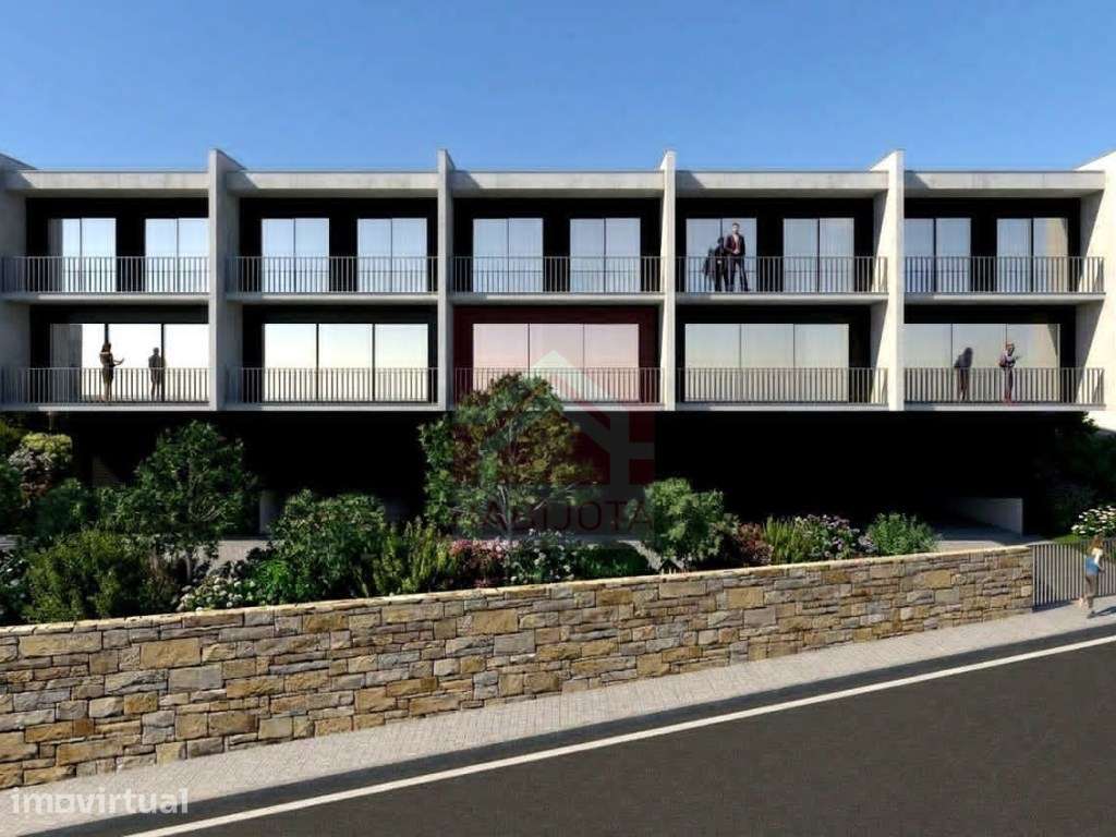 Terreno para Construção de 5 Moradias com PIP Aprovado próximo ao M... - Grande imagem: 2/10