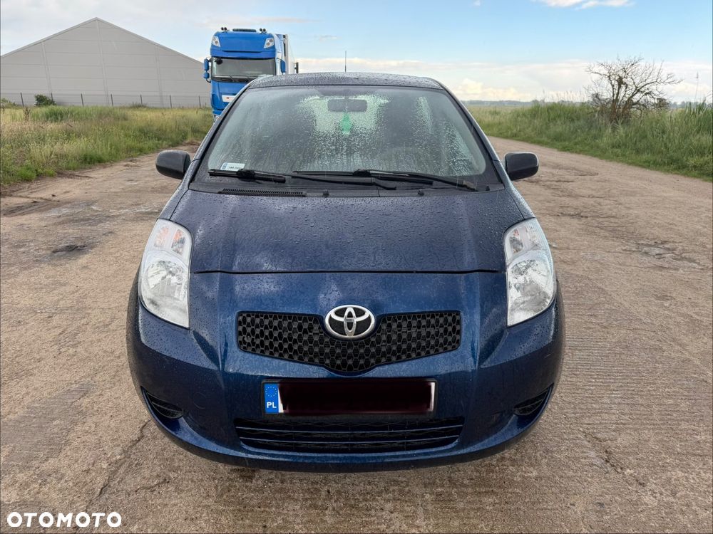 Toyota Yaris 1.0 Luna A/C - 2