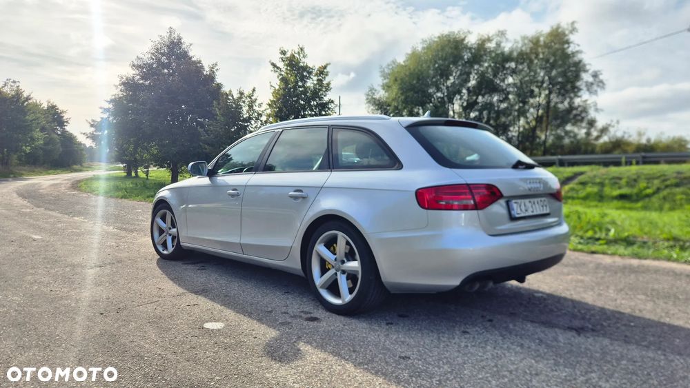Audi A4 2010 photo 5