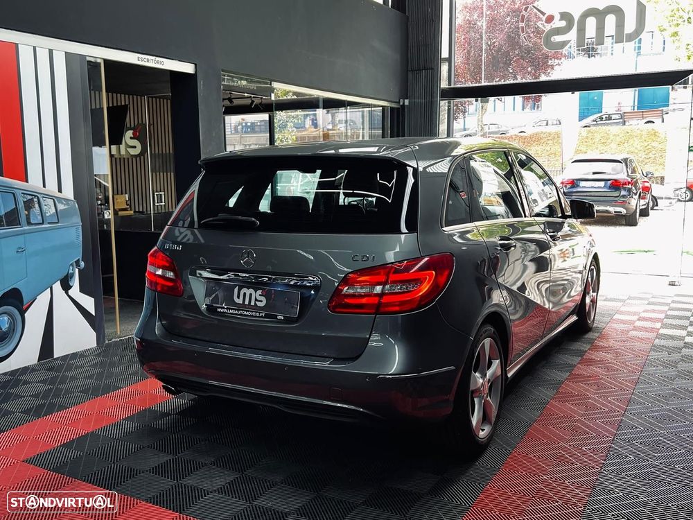 Mercedes-Benz B 180 CDI BlueEFFICIENCY Aut. - 12
