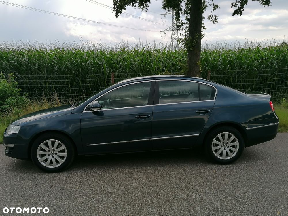 Volkswagen Passat - 2