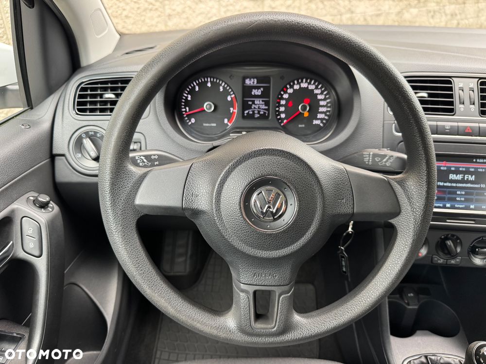 Volkswagen Polo 1.4 16V Trendline - 14