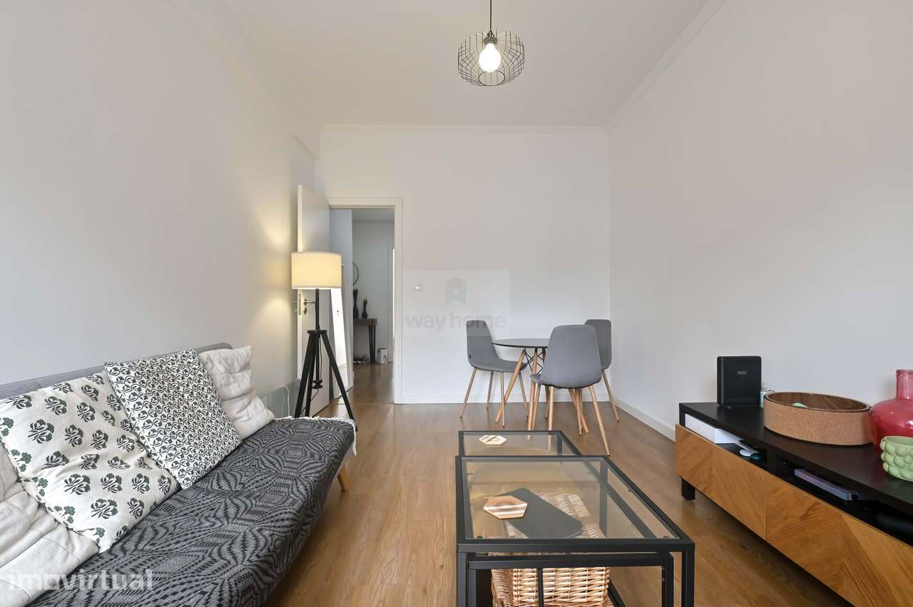 Apartamento T1 | Remodelado | Mobilado | Varanda e terraço | Campo Már - Grande imagem: 5/18