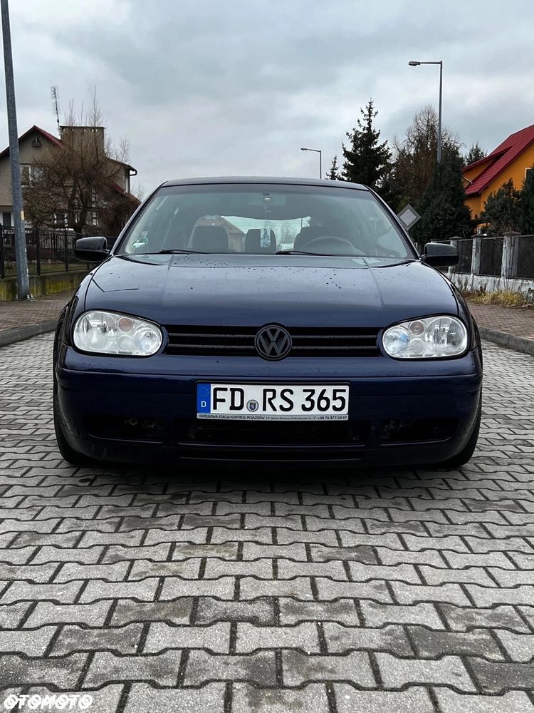 Volkswagen Golf - 10