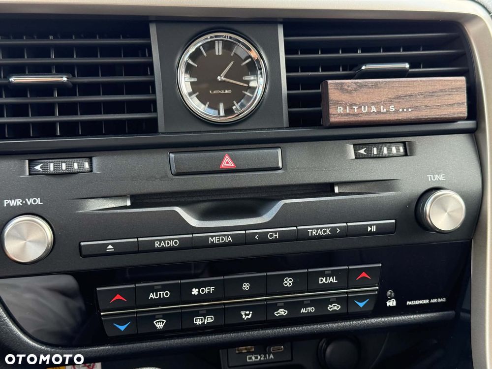 Lexus RX - 6