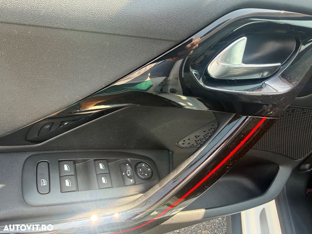 Peugeot 2008 1.2 PureTech Turbo EAT6 S&S GT-Line - 20