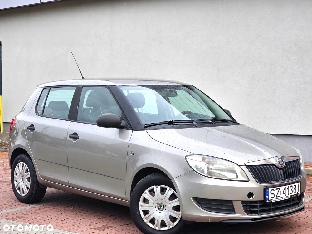 Skoda Fabia 2014 photo 2